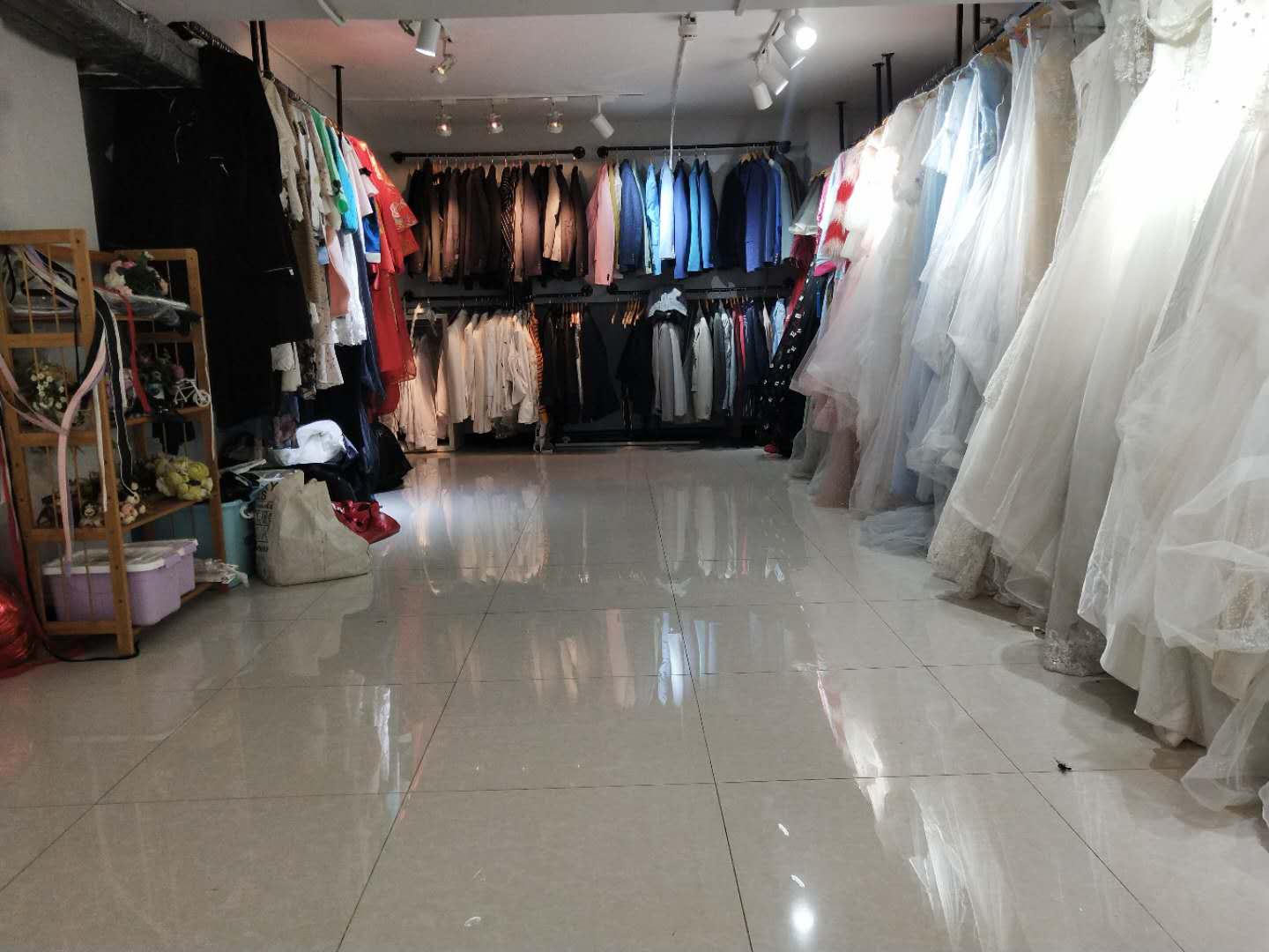 FUTURE薇拉旅拍婚纱摄影（大连总店）