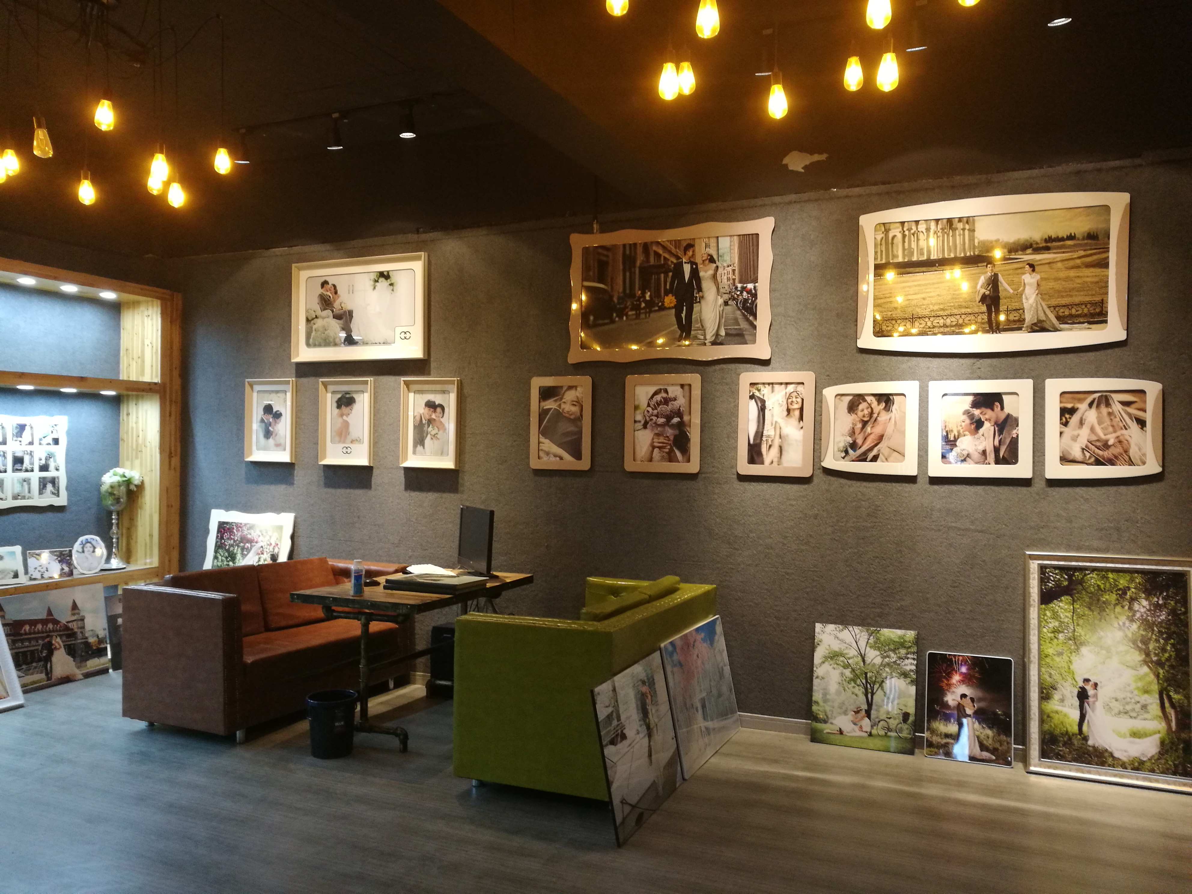 巴黎春天婚纱摄影旅拍店
