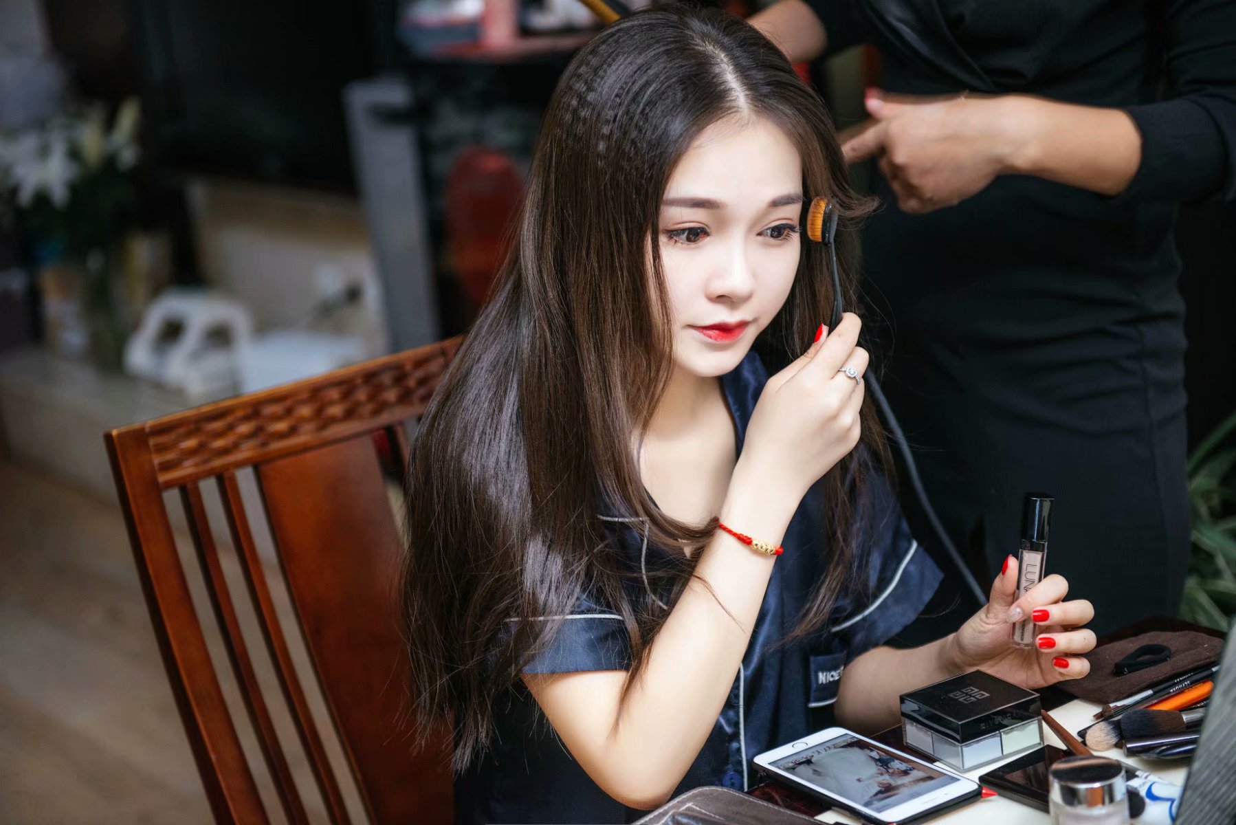 男女中式服装+首席化妆师全天跟妆