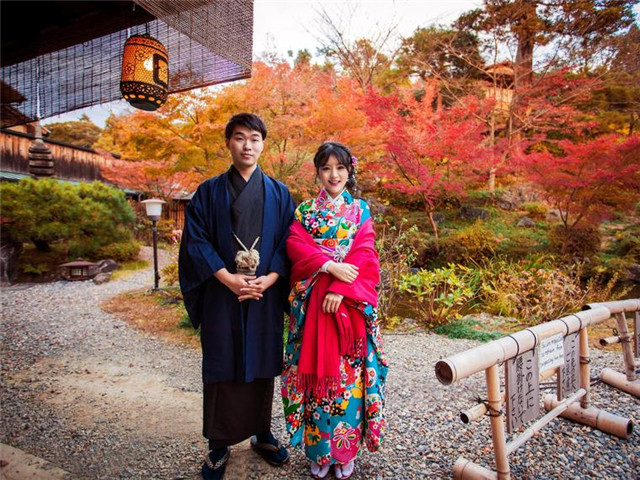 日本拍婚纱照大概多少钱