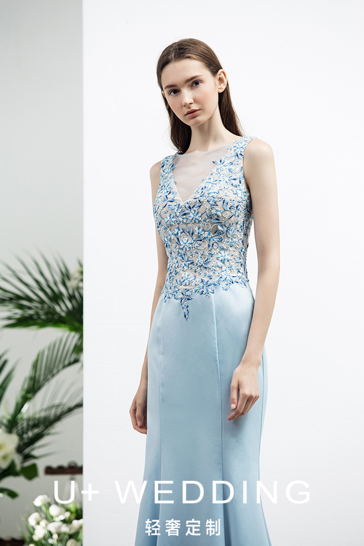 宝石蓝立体雕花缎面小拖尾礼服