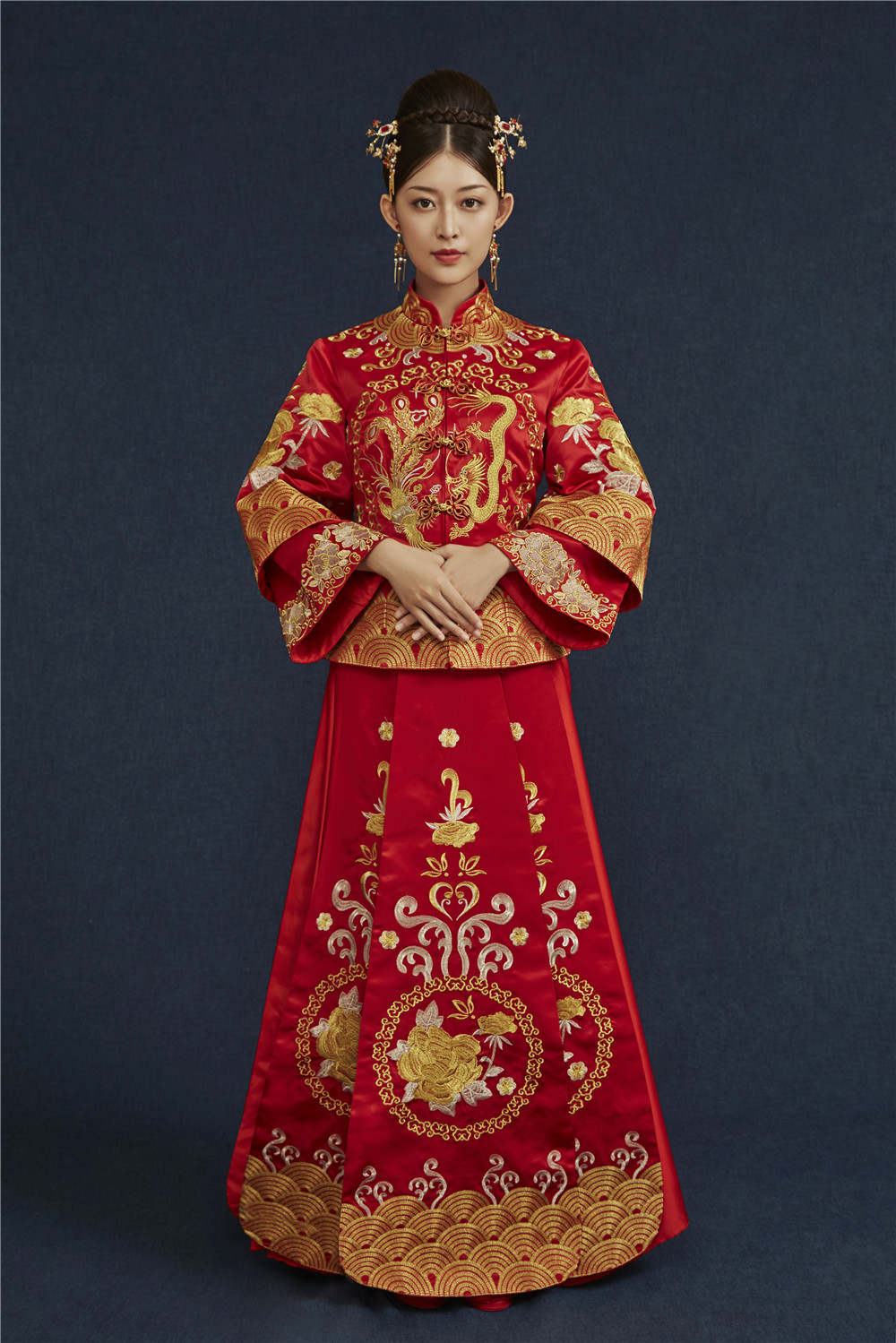 【锦年】回归简约真味 手绣秀禾服