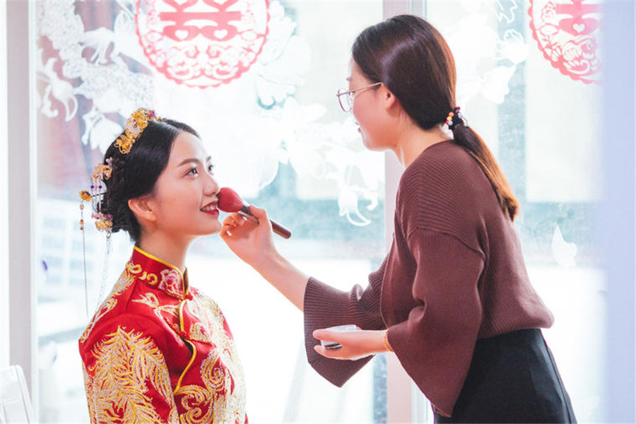 中式新娘妆的画法有什么特点