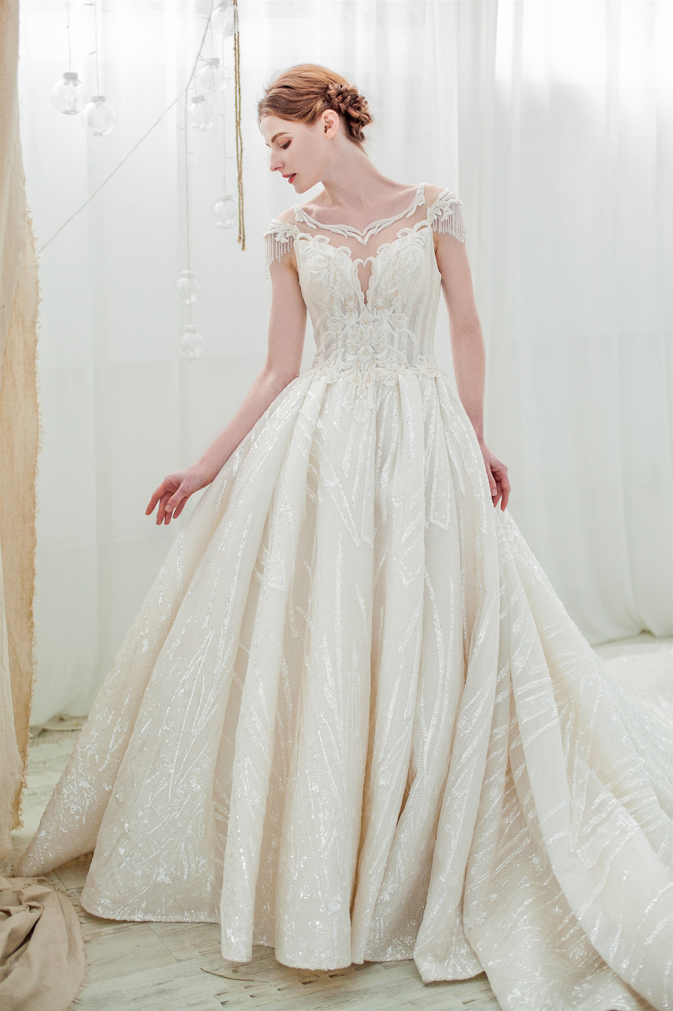 2019年新款宫廷长拖尾显瘦遮肉主纱 -婚纱礼服【婚礼纪】