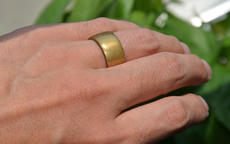 男生的金戒指一般是多少克？