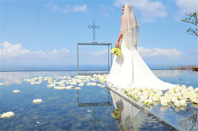 巴厘岛水上婚礼价格