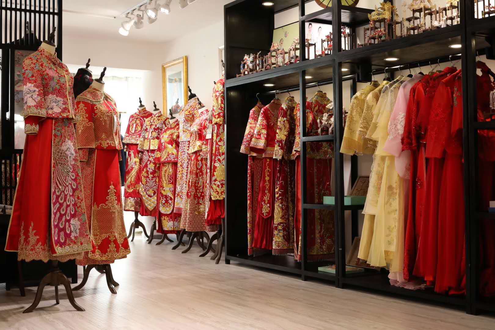 懿沉香中式婚纱礼服龙凤褂马来褂秀禾服