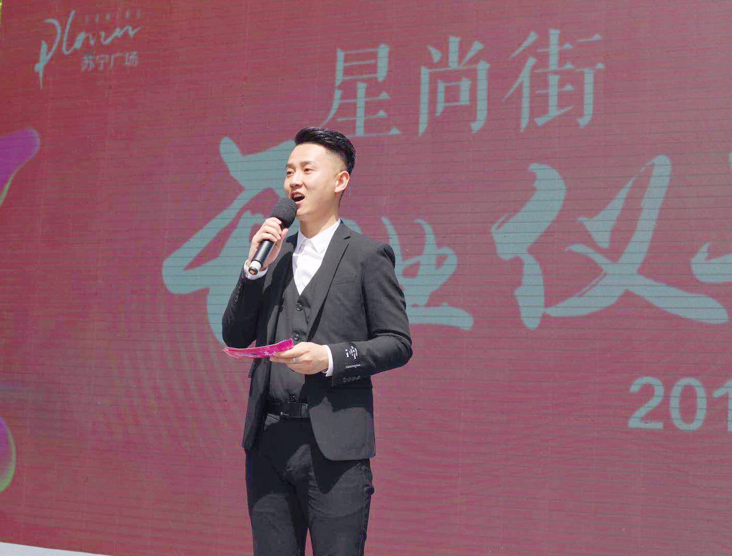 施傲