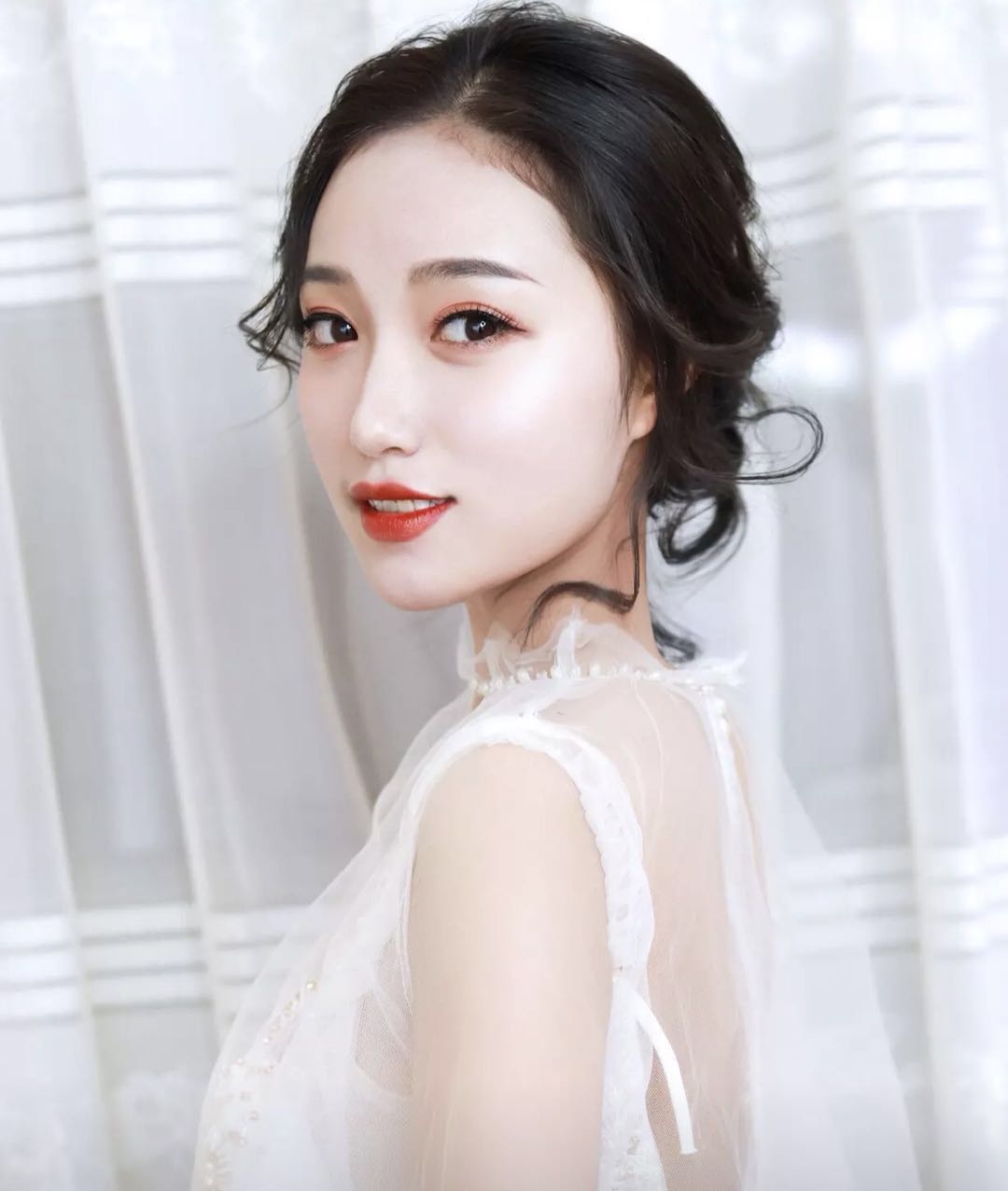 新娘婚纱系列：高贵典雅冷艳造型