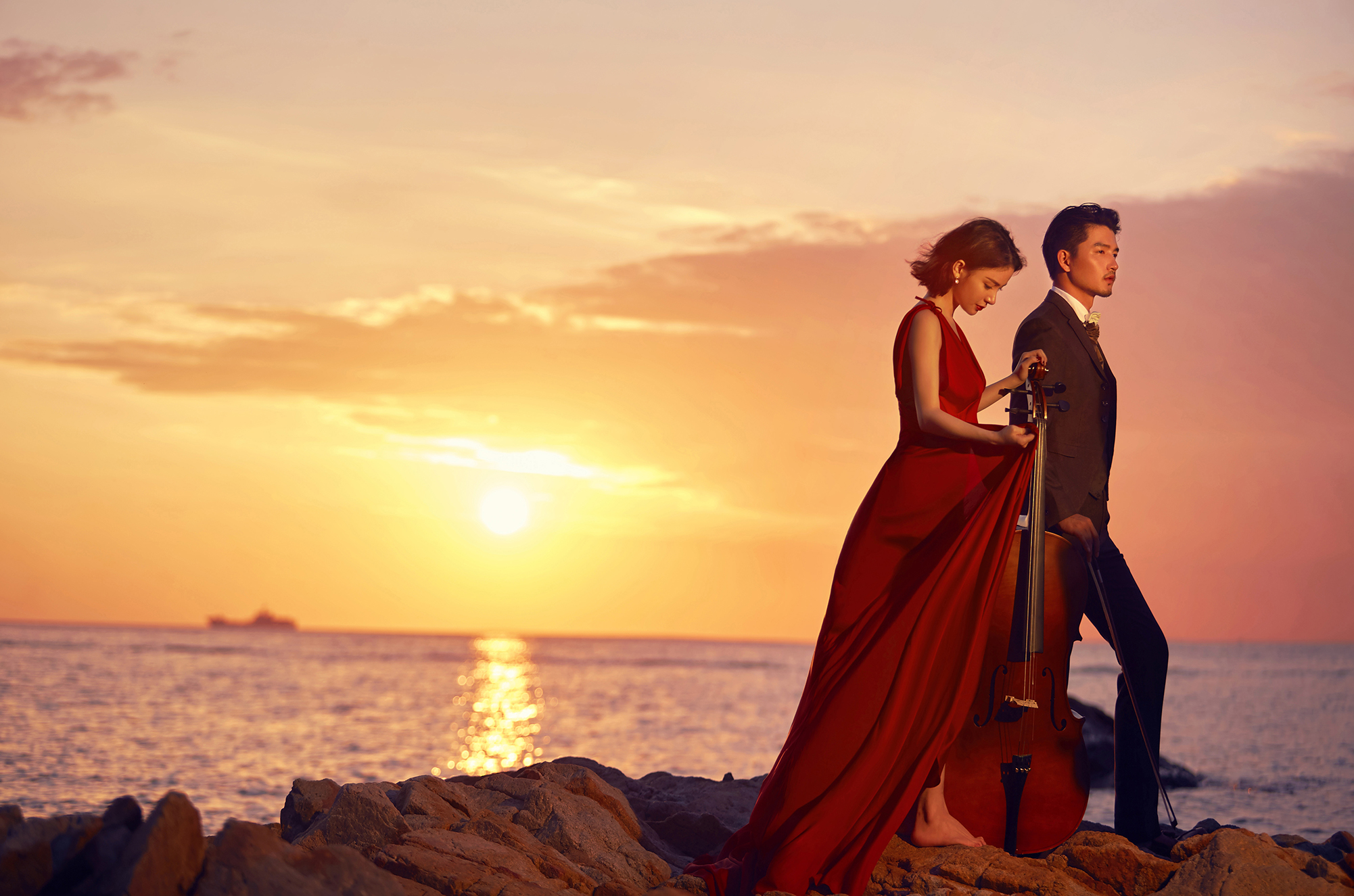 送全新婚纱+外景任选+精修50张 