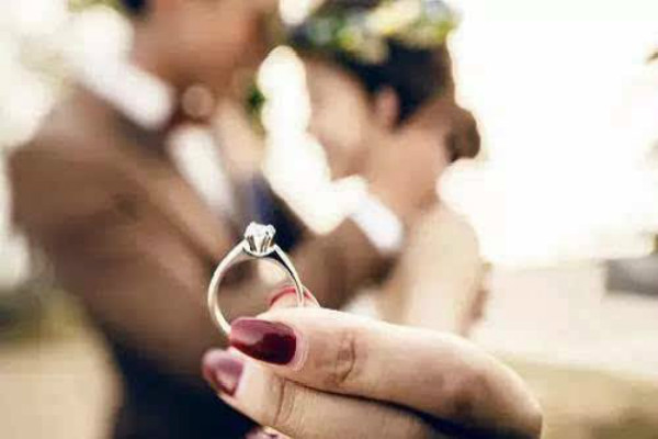 結婚戒指和求婚戒指是一個嗎 這兩者有什么區別
