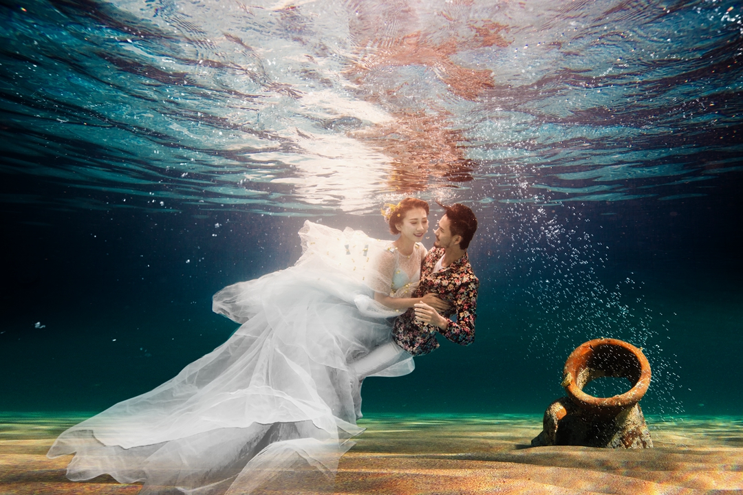 情深似海~水下婚纱照与众不同！高端艺术，惊喜浪漫