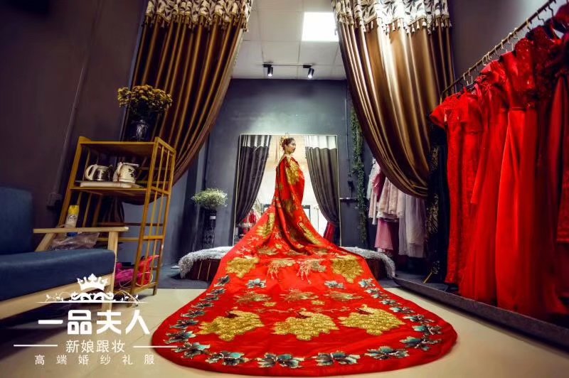 一品夫人礼服馆