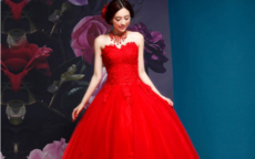 结婚衣服红色礼服推荐