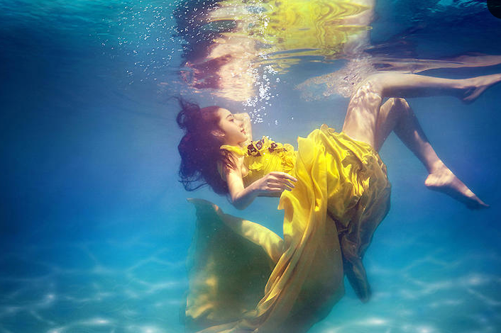 青岛水下婚纱照拍摄技巧和注意事项