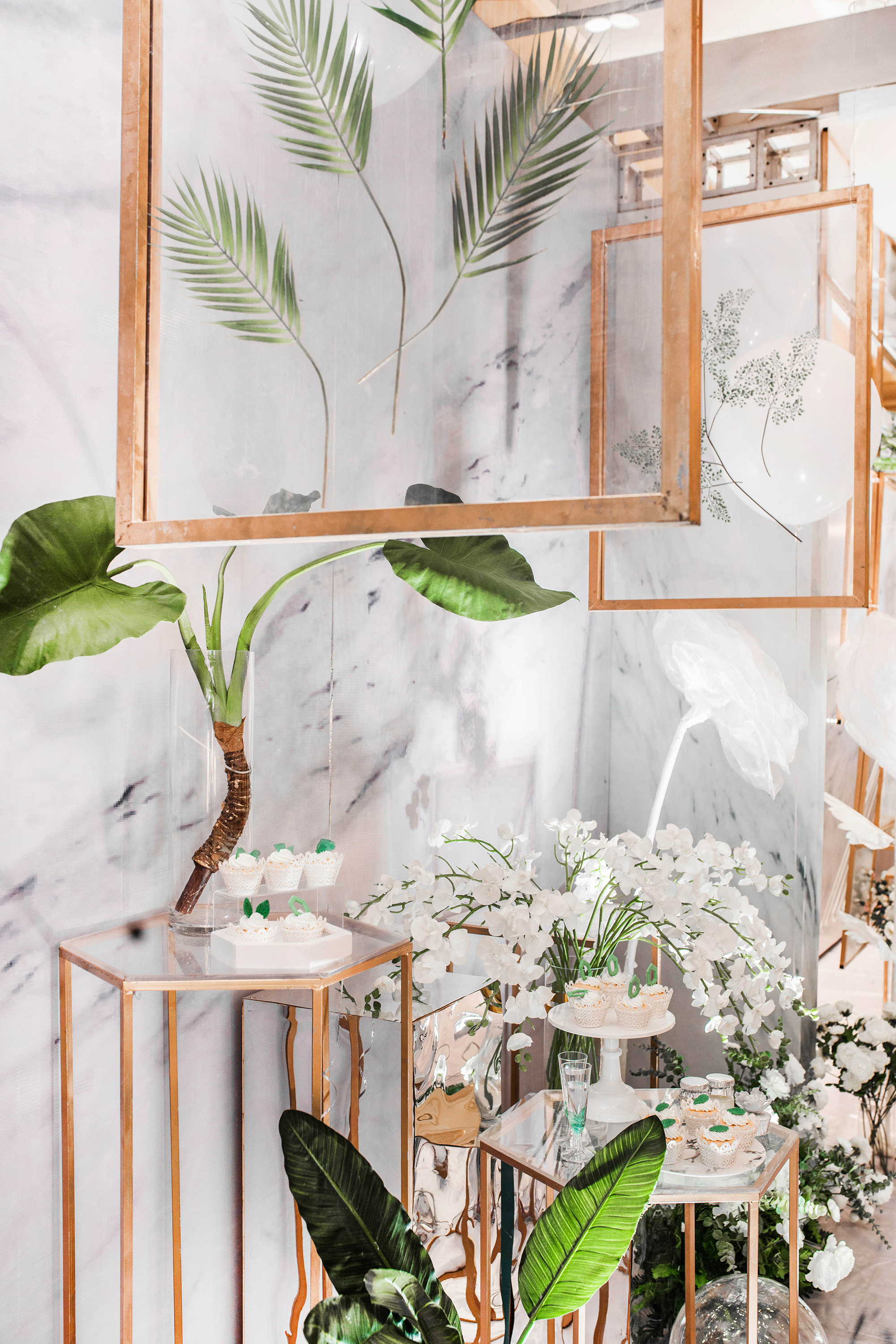 ins大理石风搭配金属硬性线条风格