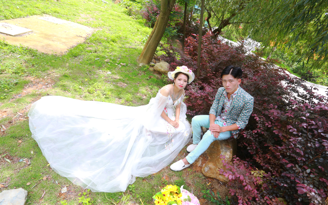 【依恋婚纱摄影】  十服十造美拍中