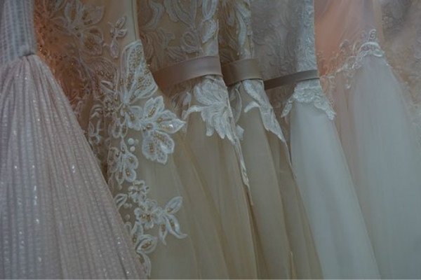 新娘婚礼上需要几套礼服 婚纱礼服的价格一般是多少