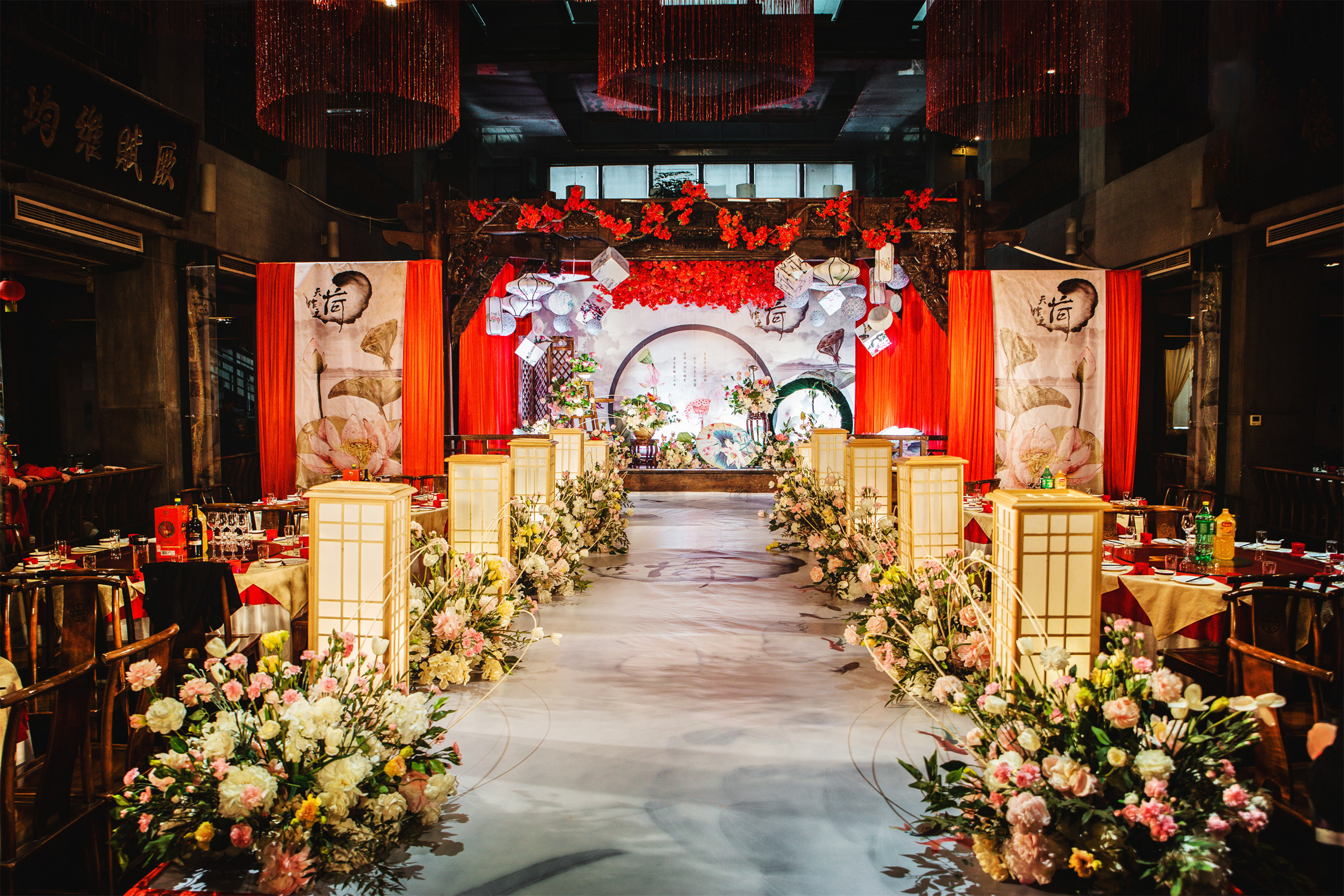 答案婚礼策划宴会设计案例 -【答案】红色中式婚礼 【婚礼纪】