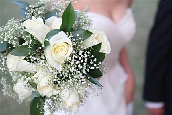 新娘手捧花的寓意，要如何选择合适的手捧花