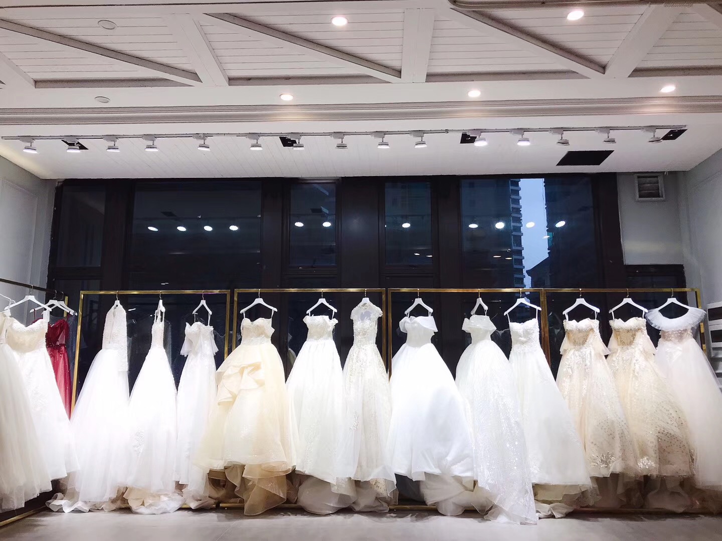 Domi高级婚纱定制