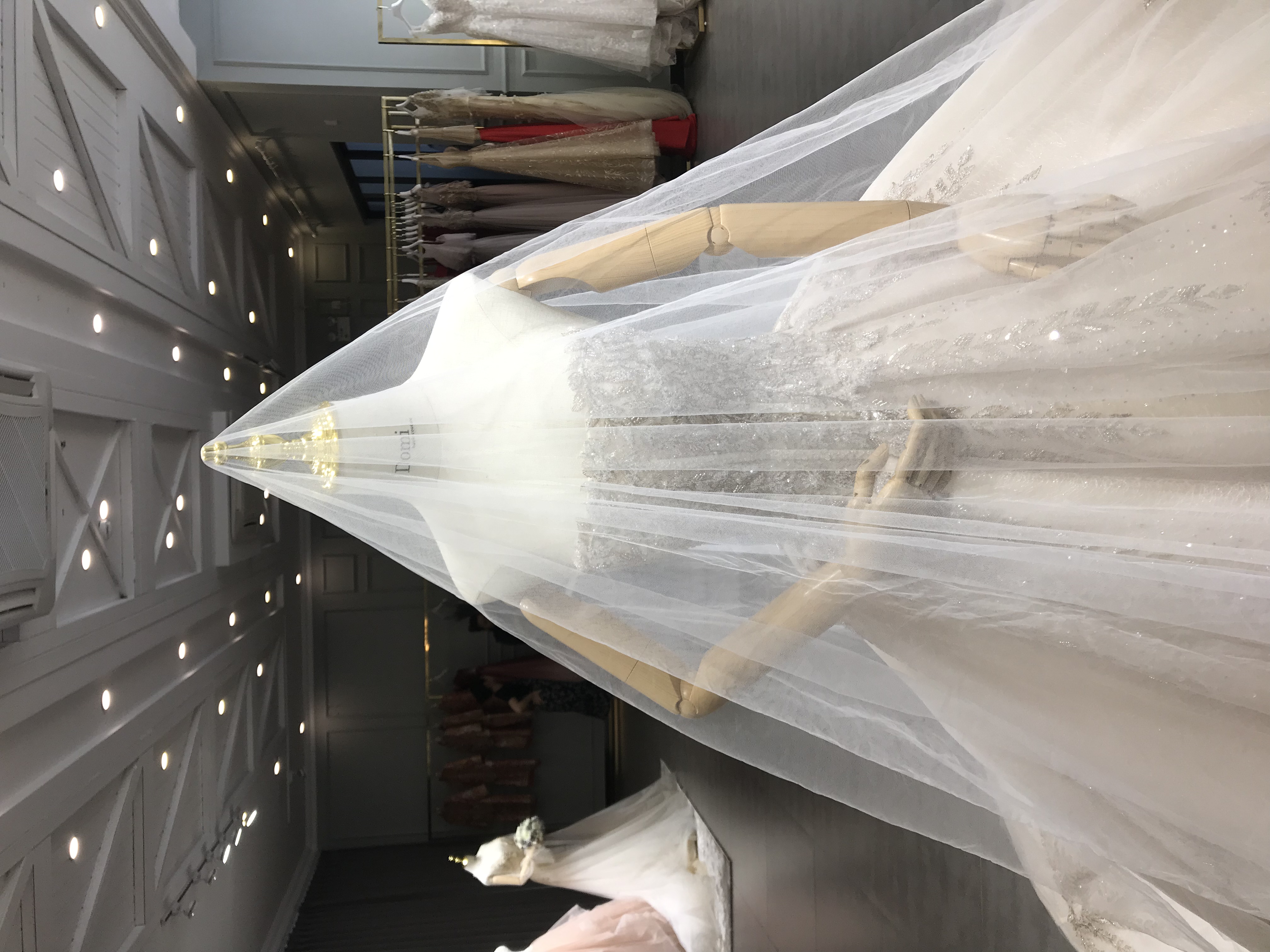 Domi高级婚纱定制