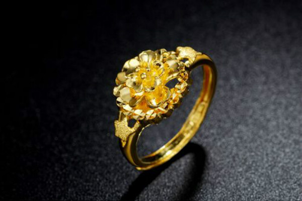 求婚一定要钻戒吗 求婚可以用黄金戒指吗