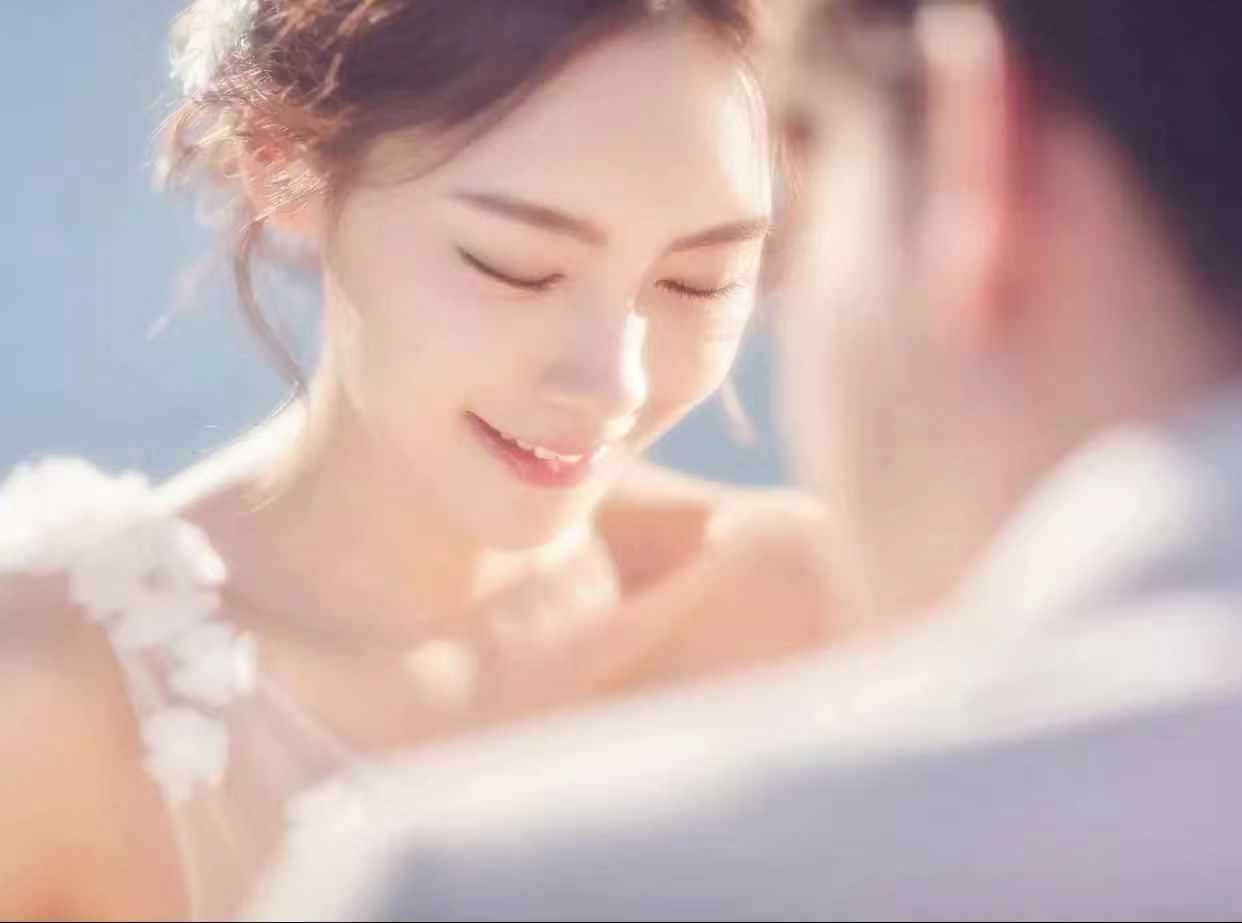 婚纱摄影  6套礼服   精修照片60张