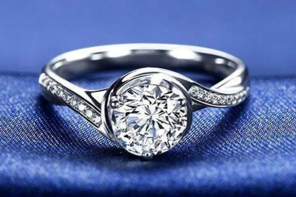 钻石戒托有哪些款式 怎么选择钻石戒托