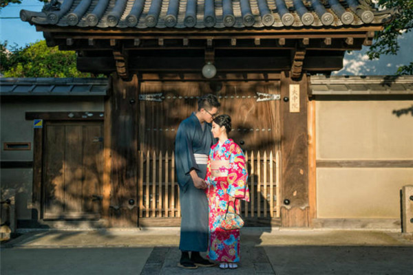 日本拍婚纱照要多少钱 日本婚纱照拍摄地点有哪些
