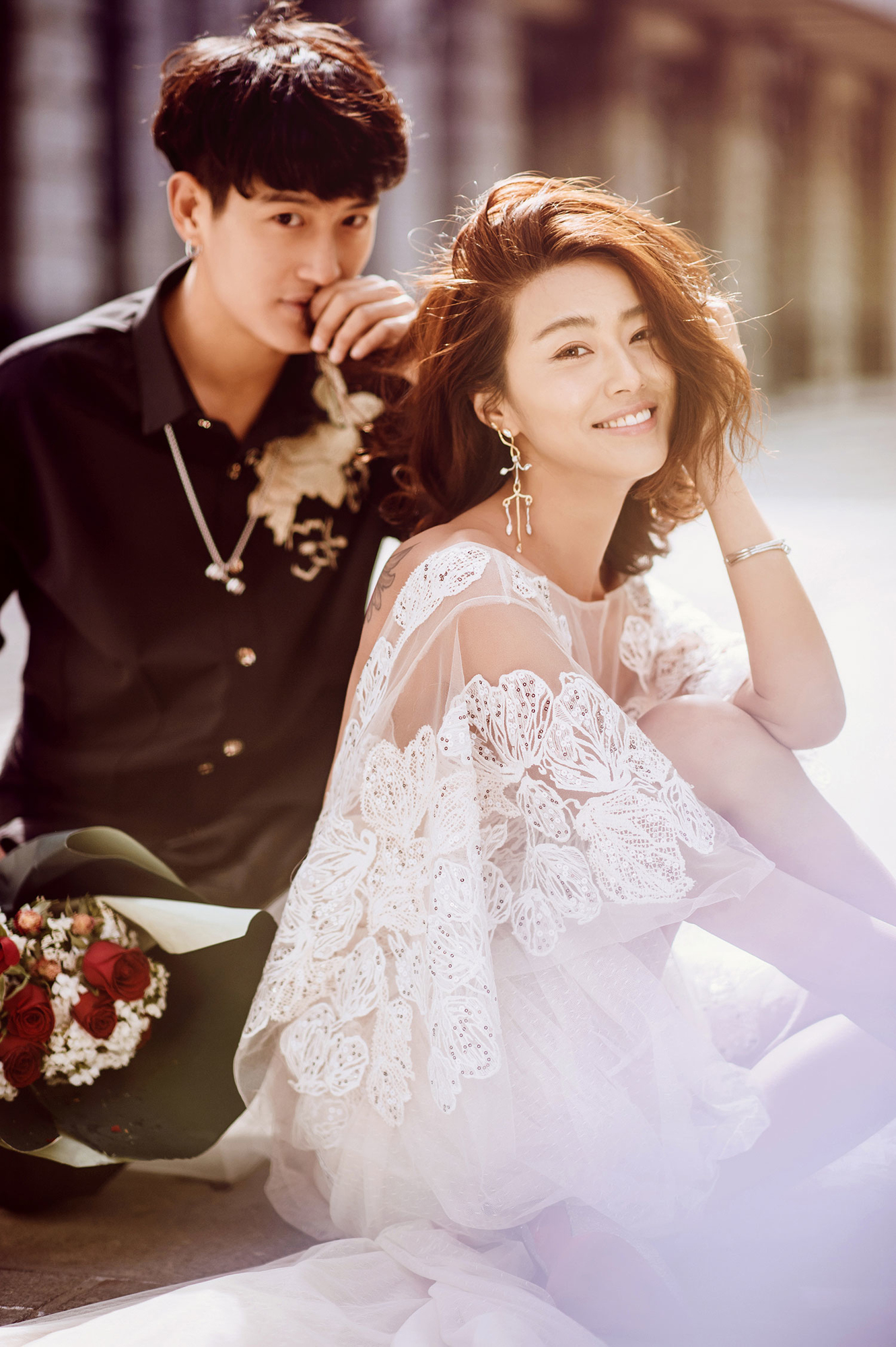 街拍婚纱照#文艺旅拍-20岁我们结婚吧!