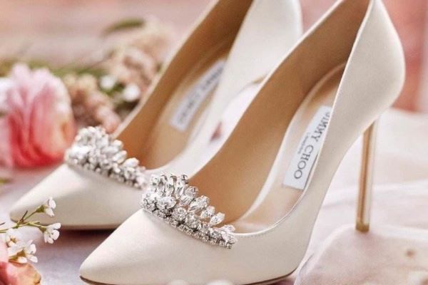 全球8款著名的婚鞋品牌