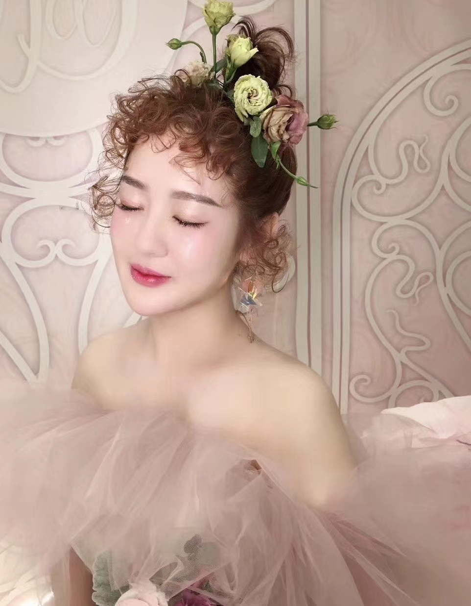 【皇妃婚纱】韩式鲜花新娘出门造型客片欣赏