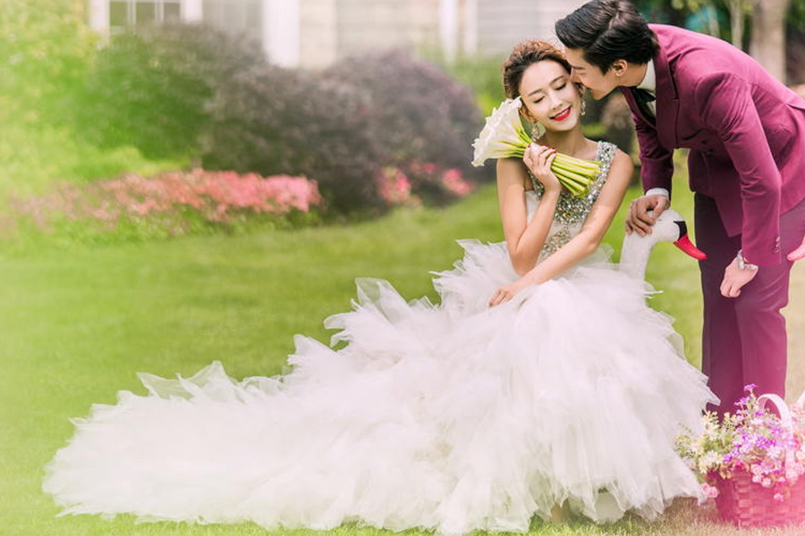 户外草坪婚礼如何布置才更有格调？