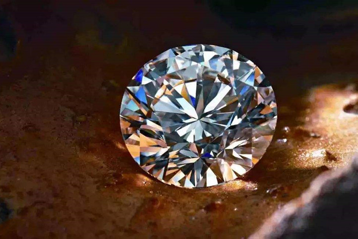 莫桑钻和钻石的区别有哪些