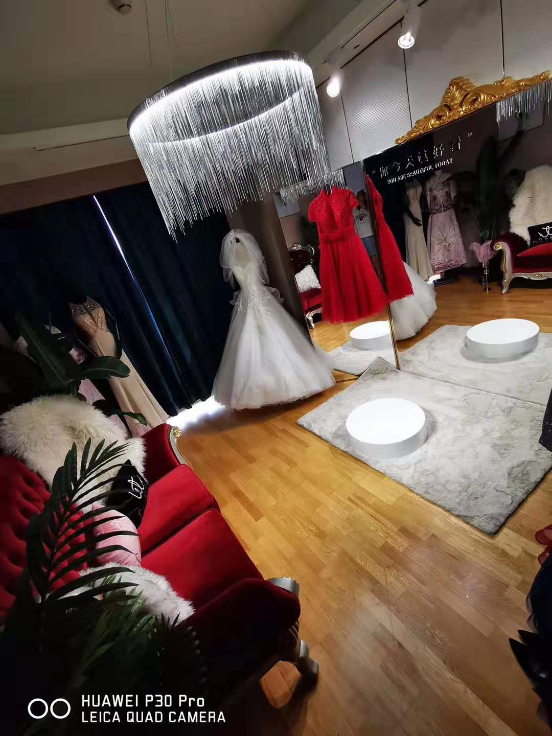 造梦师原创婚纱礼服臻藏店