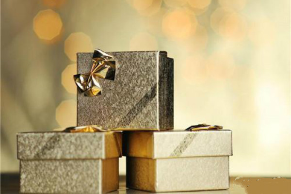 结婚纪念日礼物盒子