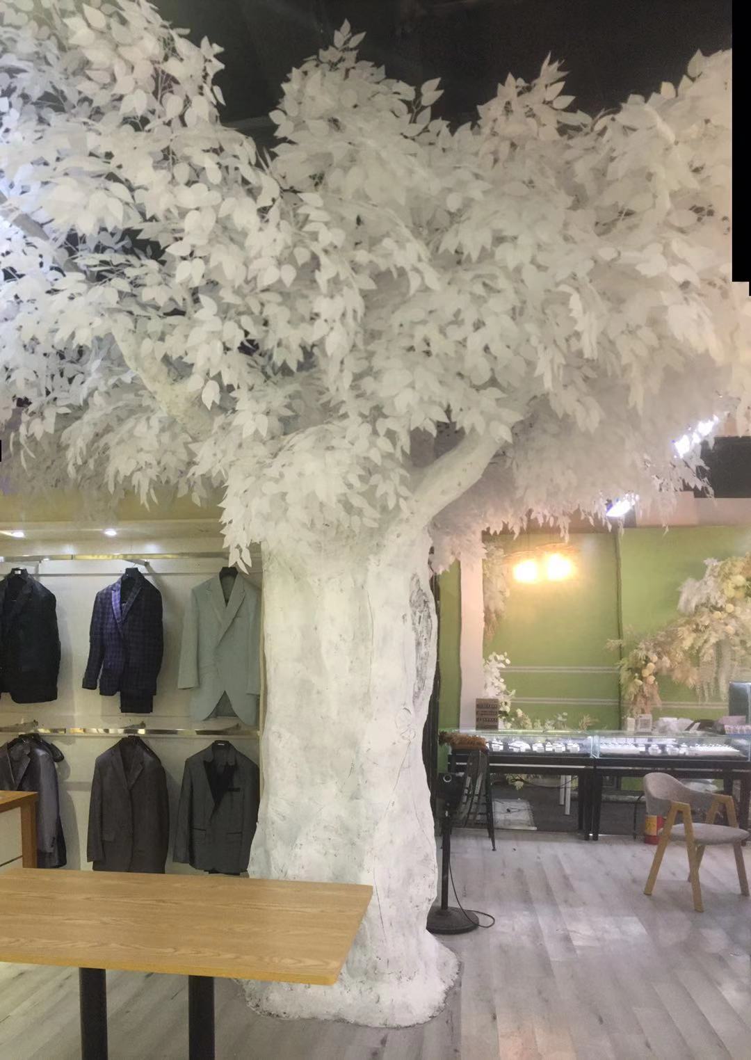 纯白婚纱摄影（全球旅拍店）