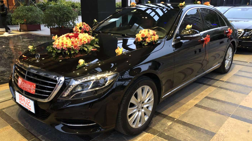 【奔驰】S500/1辆 + 【丰田】凯美瑞/3辆 or 【丰田】皇冠/3辆