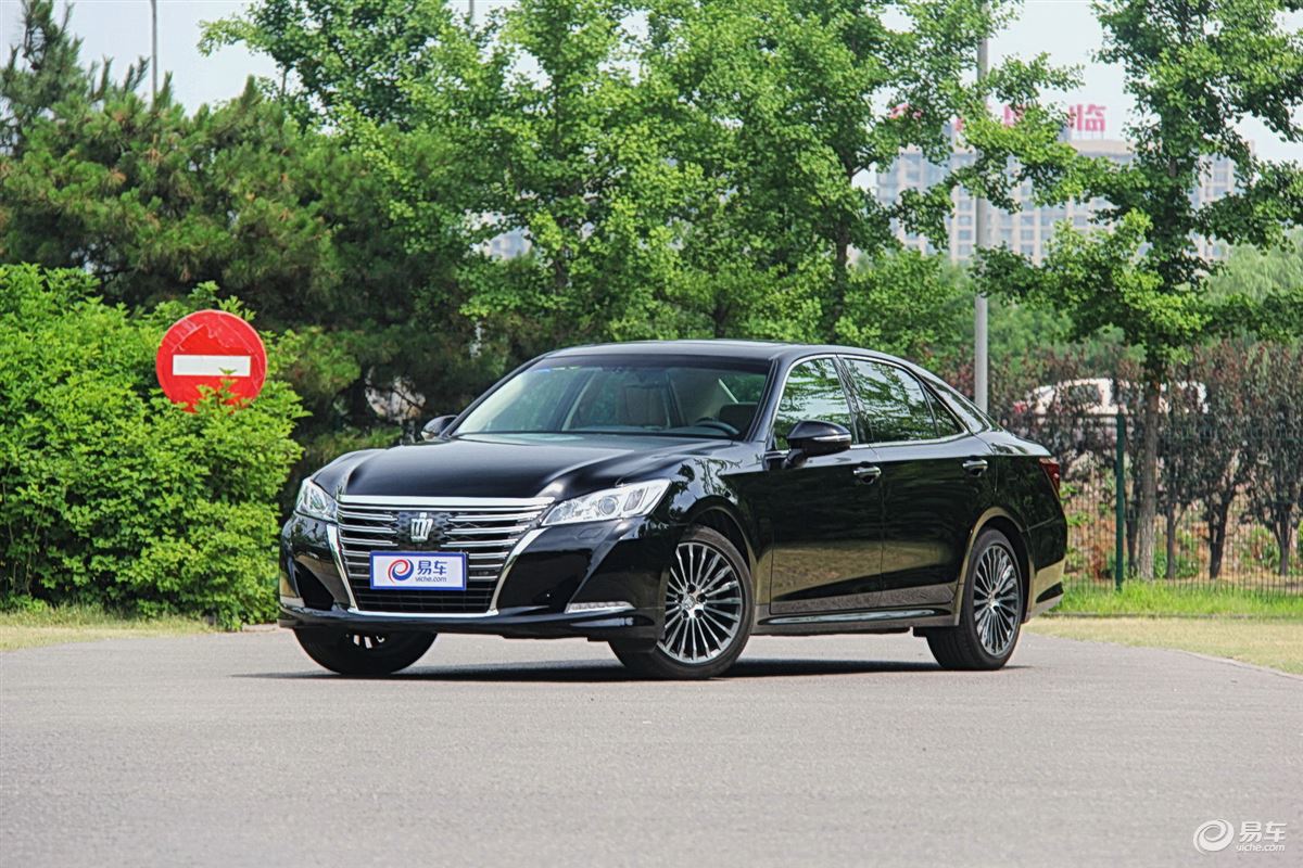 【奔驰】S500/1辆 + 【丰田】凯美瑞/3辆 or 【丰田】皇冠/3辆