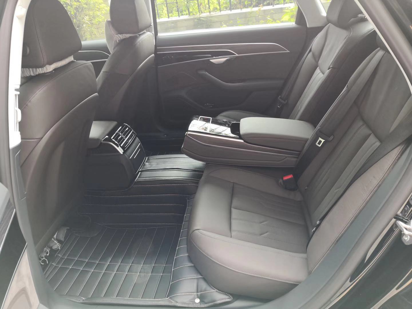 【奥迪】A8LX1辆   + 【奥迪】A6LX5辆