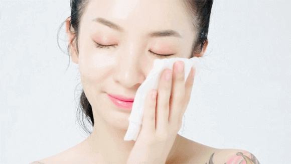 卸妆水的正确使用方法