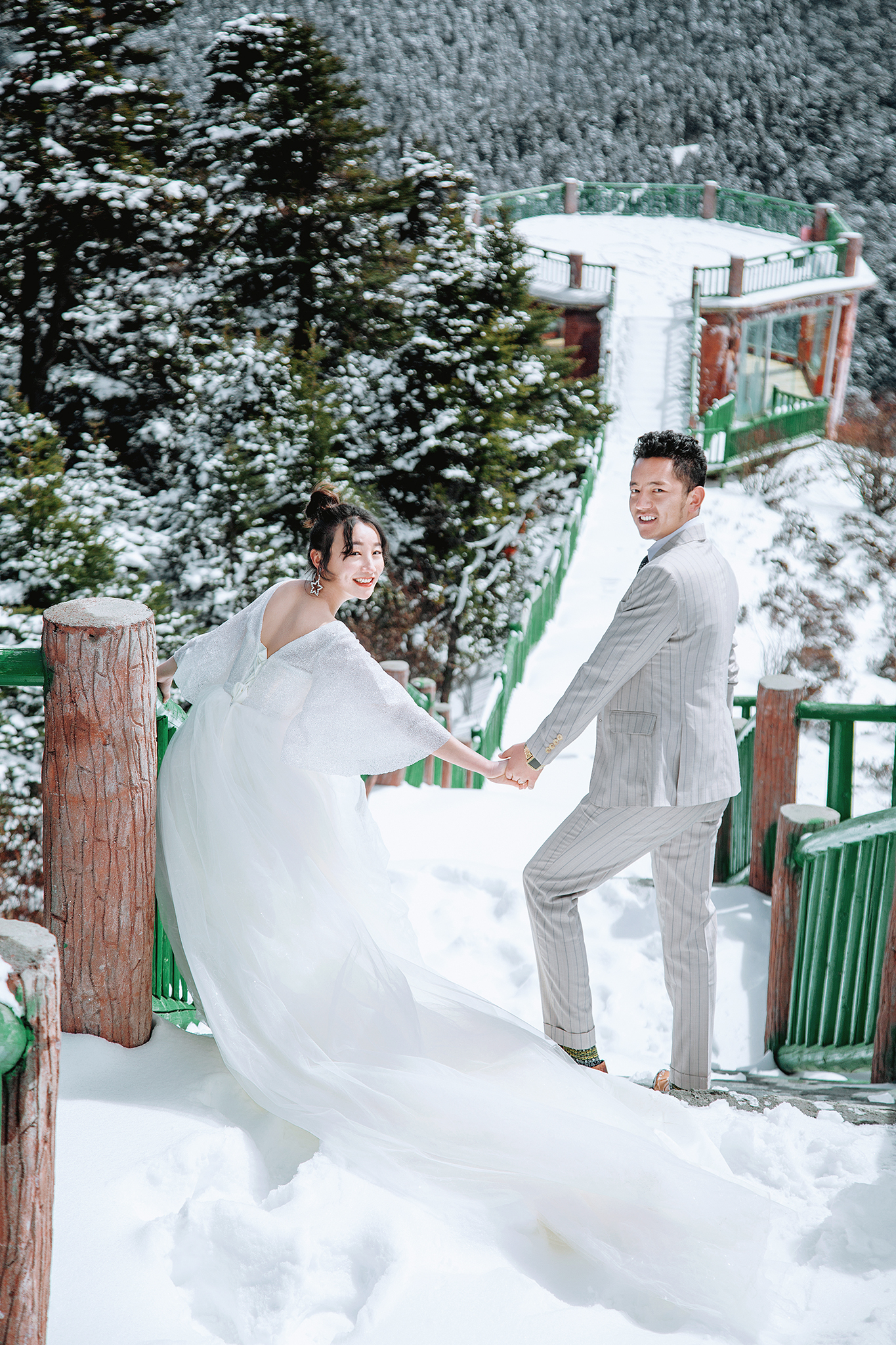 林芝雪山牧場(chǎng)紀(jì)實(shí)旅拍 5套服裝，內(nèi)外景點(diǎn)自選