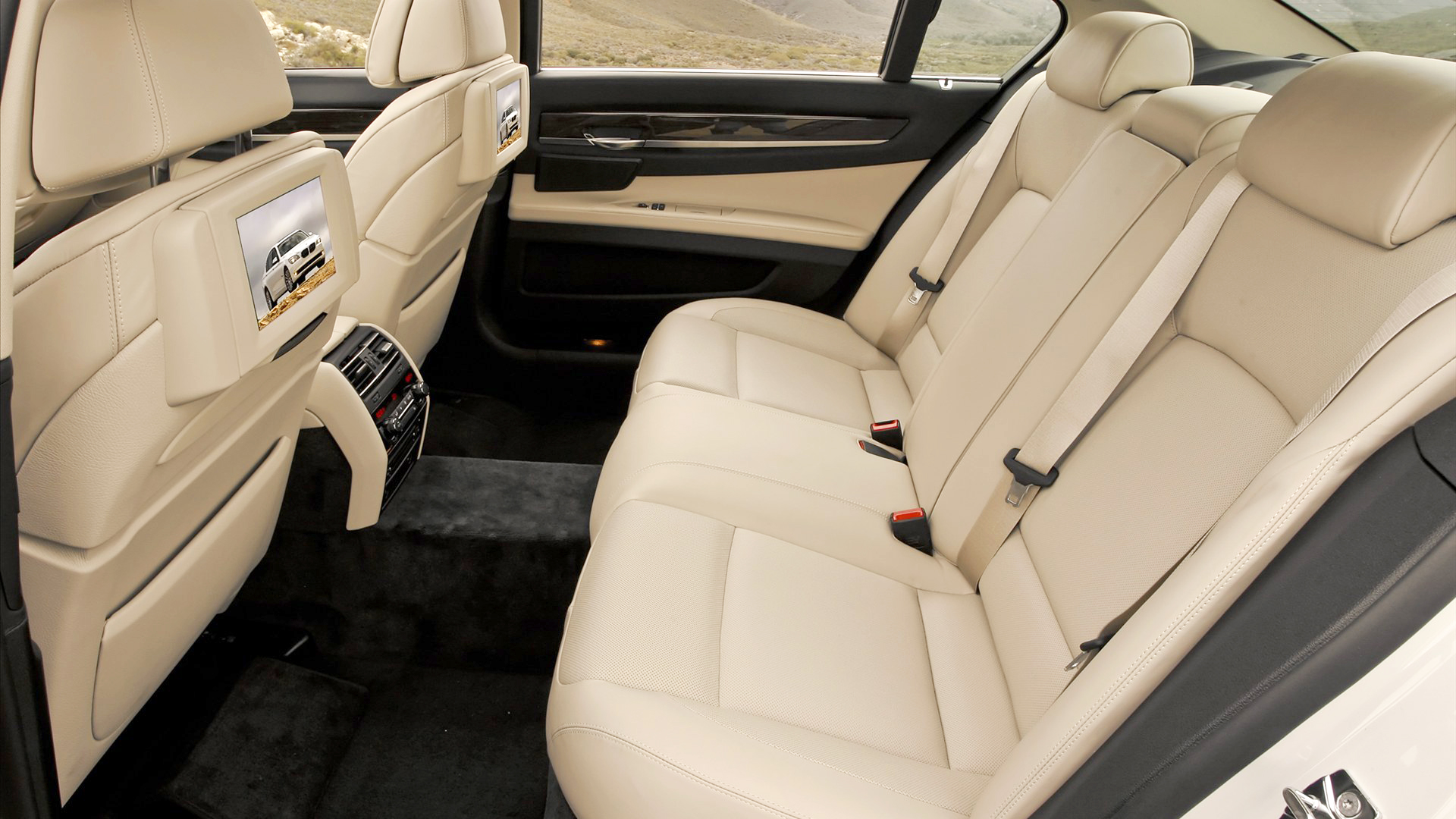 【劳斯莱斯】古斯特/1辆 + 【宝马】5系/5辆