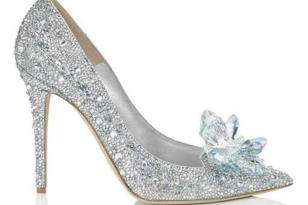 奢侈品高跟鞋作为婚鞋好吗 奢侈品婚鞋有哪些选择