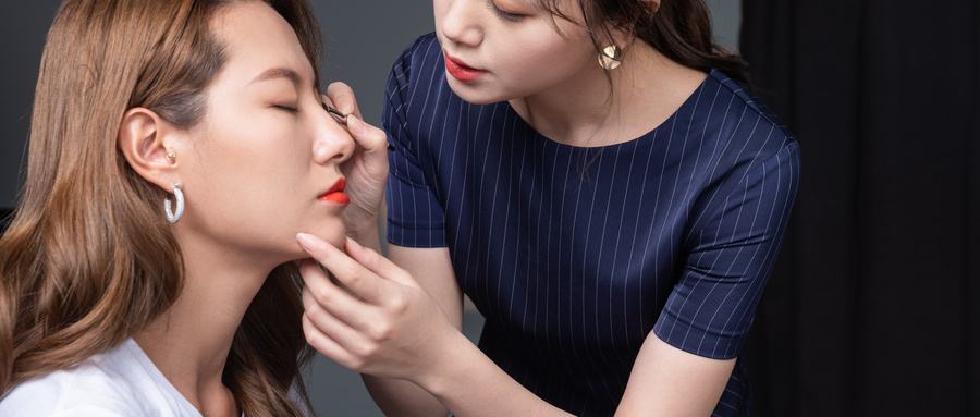 散粉和粉饼的区别 使用顺序是怎样的