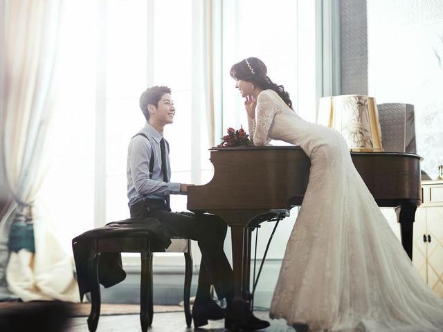 床头婚纱照要近景不要远景