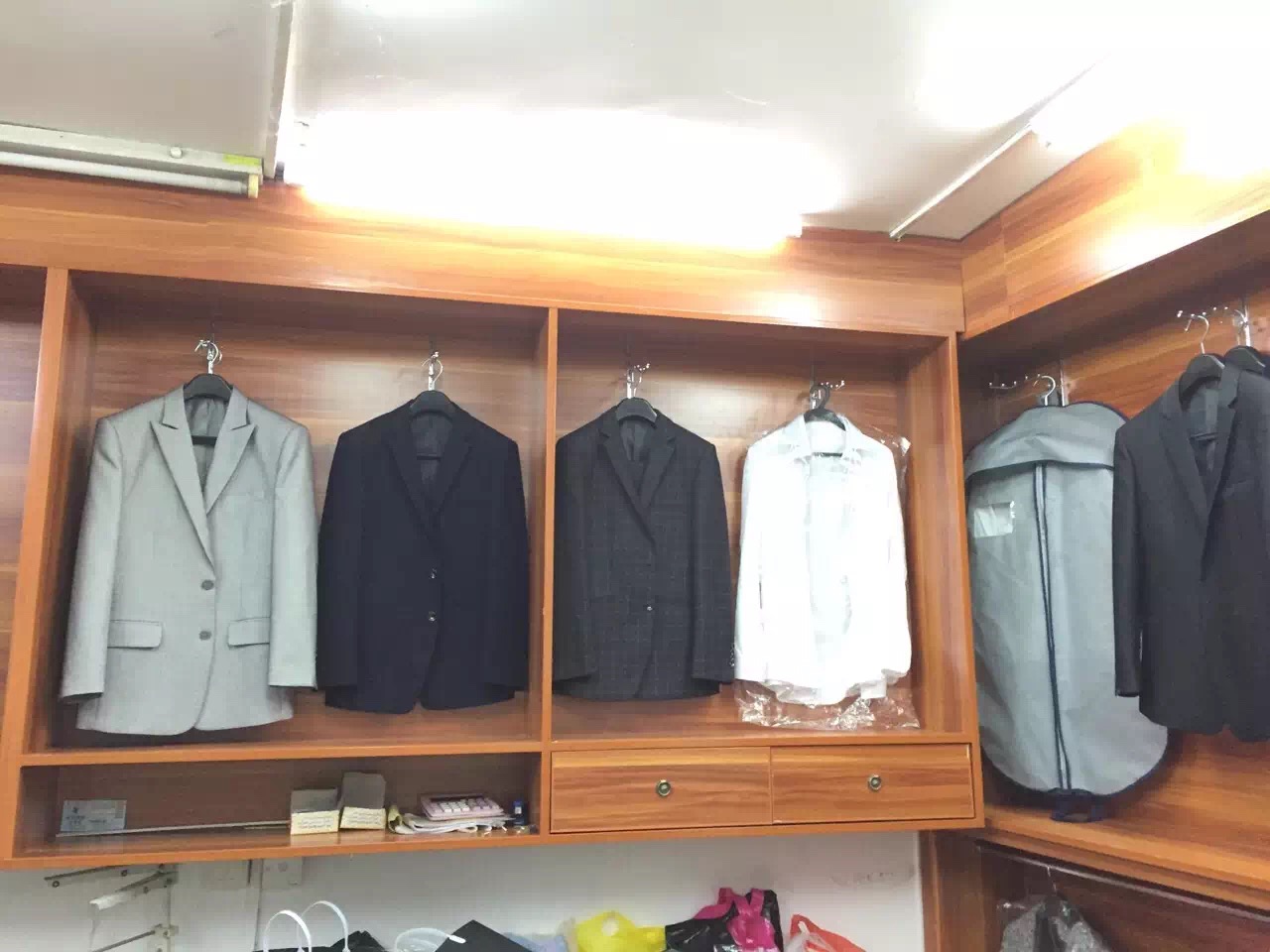 華益洋服