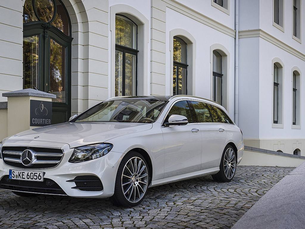 【保时捷】911/1辆  + 【奔驰】E系/5辆