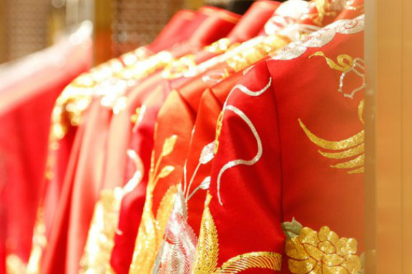 中式婚礼礼服有几种 中式礼服你真的会选吗